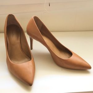 The Perfect Nude Pointed-toe Pump ‘Gayle’